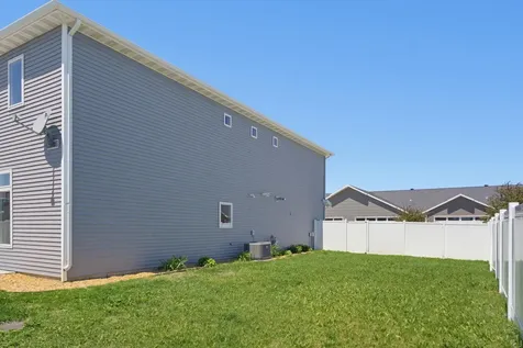 5072 43rd Avenue S Fargo ND 58104