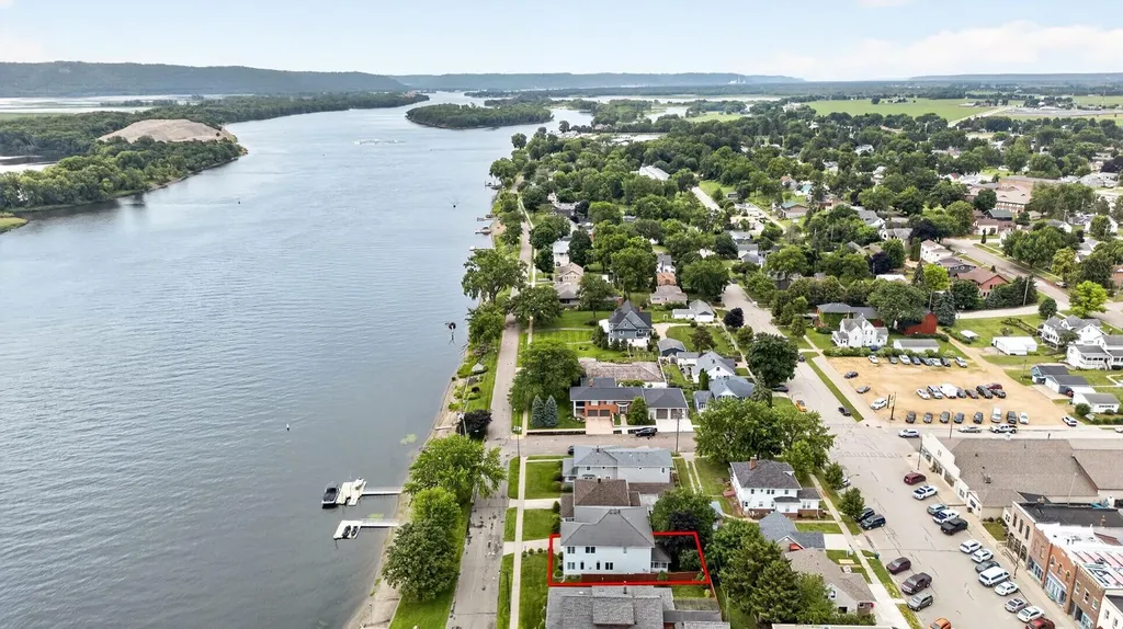 118 Lawrence Boulevard E Wabasha MN 55981