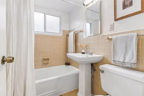 656 Ashland Avenue Saint Paul MN 55104