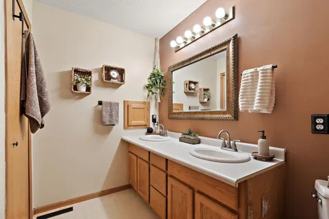 317 Creekside Drive Buffalo MN 55313