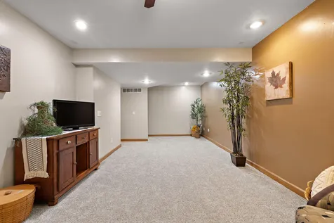 317 Creekside Drive Buffalo MN 55313