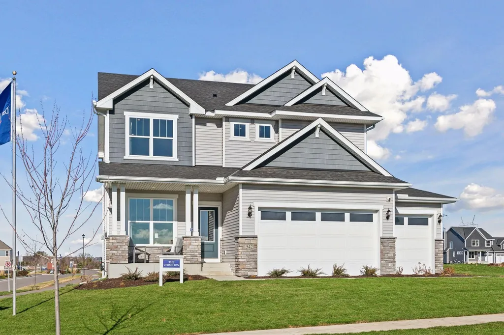 1542 Philipp Way Shakopee MN 55379