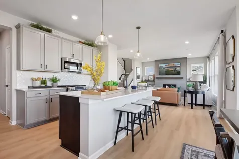 1542 Philipp Way Shakopee MN 55379