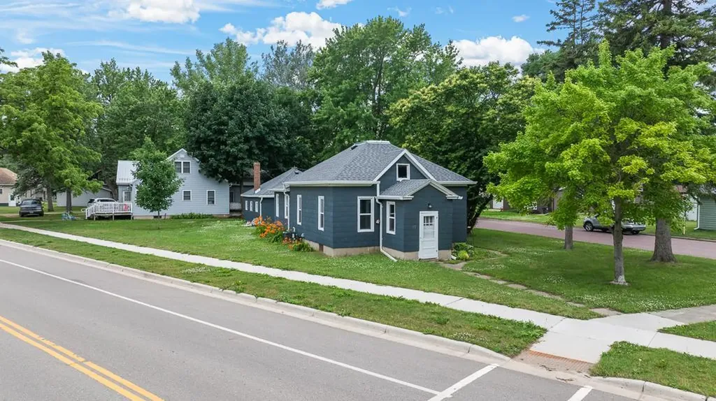 37 Rowland Street Tracy MN 56175