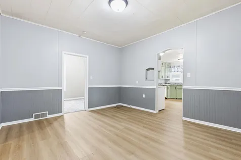 37 Rowland Street Tracy MN 56175