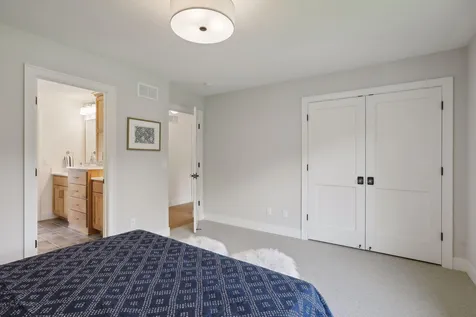10 Sunny Side Lane Sunfish Lake MN 55118