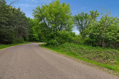 10 Sunny Side Lane Sunfish Lake MN 55118