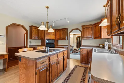 6 Lacosta Drive Dellwood MN 55110