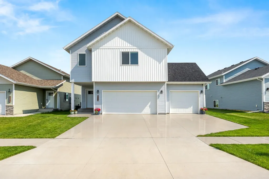 6713 71st Avenue S Horace ND 58047