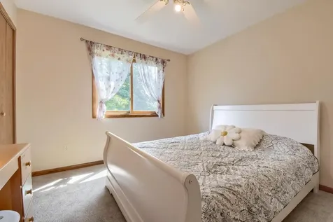 383 Belmont Lane E Maplewood MN 55117