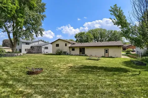 383 Belmont Lane E Maplewood MN 55117