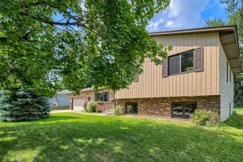 383 Belmont Lane E Maplewood MN 55117