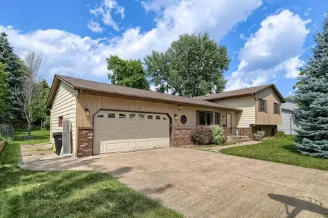 383 Belmont Lane E Maplewood MN 55117