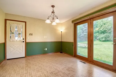 383 Belmont Lane E Maplewood MN 55117