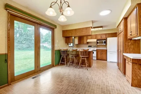 383 Belmont Lane E Maplewood MN 55117