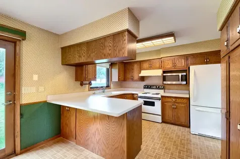 383 Belmont Lane E Maplewood MN 55117