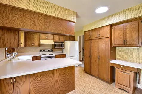 383 Belmont Lane E Maplewood MN 55117