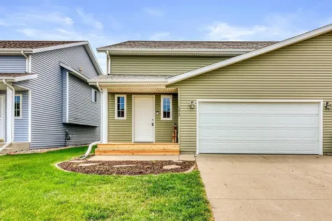 1217 37th Avenue S Moorhead MN 56560