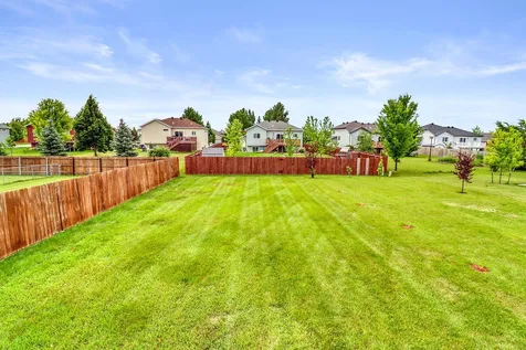 1217 37th Avenue S Moorhead MN 56560
