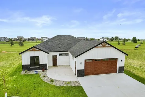 215 Emma Court Mapleton ND 58059