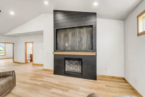 215 Emma Court Mapleton ND 58059