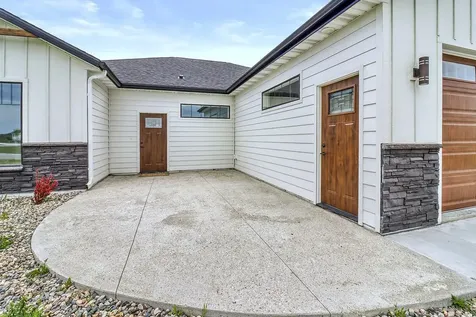 215 Emma Court Mapleton ND 58059