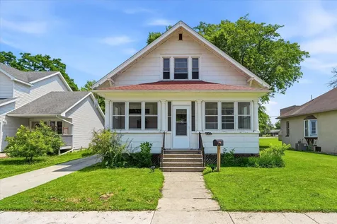 117 S Market Street Belle Plaine MN 56011