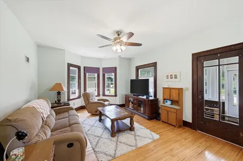 117 S Market Street Belle Plaine MN 56011