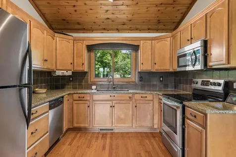 2480 Ariel Street N North Saint Paul MN 55109