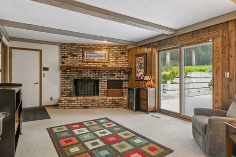 2480 Ariel Street N North Saint Paul MN 55109