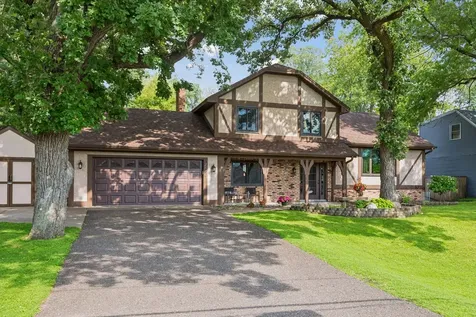 2480 Ariel Street N North Saint Paul MN 55109