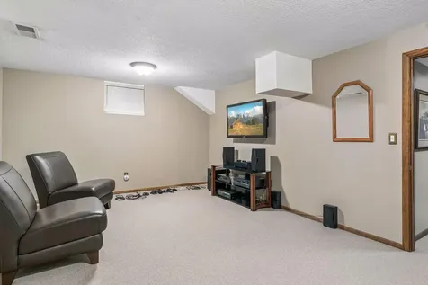2480 Ariel Street N North Saint Paul MN 55109