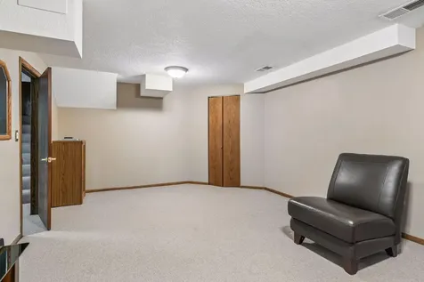 2480 Ariel Street N North Saint Paul MN 55109