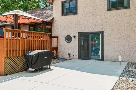 2480 Ariel Street N North Saint Paul MN 55109