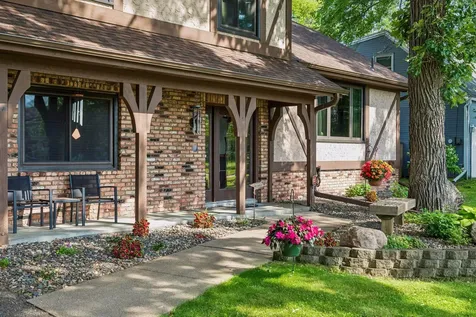 2480 Ariel Street N North Saint Paul MN 55109