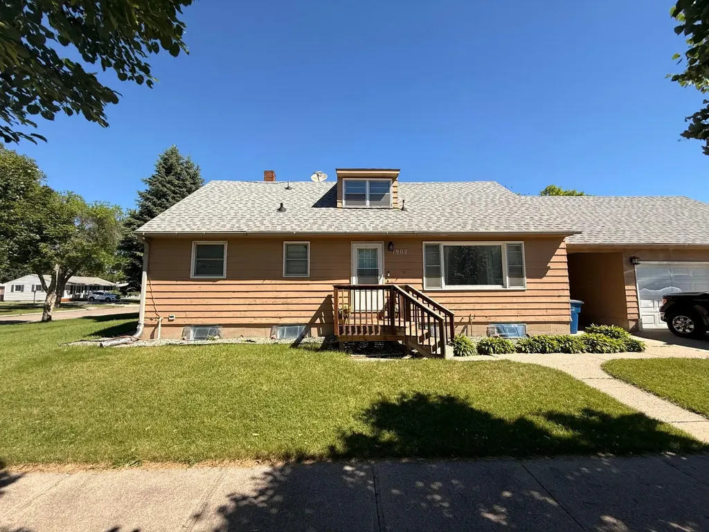 1902 8th Avenue N Moorhead MN 56560