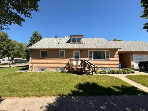 1902 8th Avenue N Moorhead MN 56560
