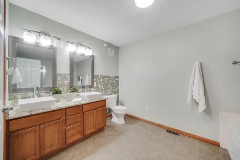 4926 Bisset Lane Inver Grove Heights MN 55076