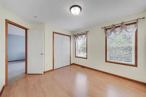 4926 Bisset Lane Inver Grove Heights MN 55076