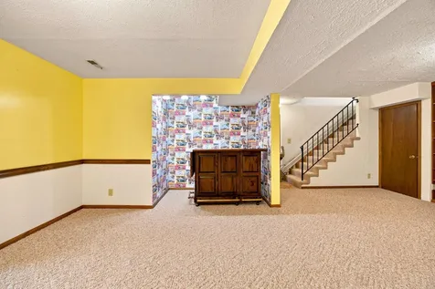 631 Transit Avenue W Roseville MN 55113