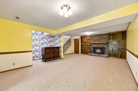 631 Transit Avenue W Roseville MN 55113