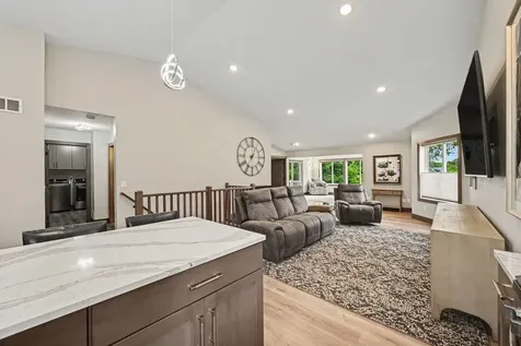 15824 Cicerone Path Rosemount MN 55068