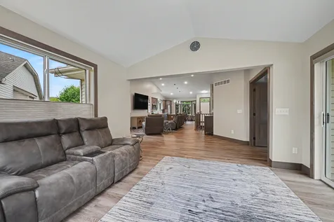 15824 Cicerone Path Rosemount MN 55068