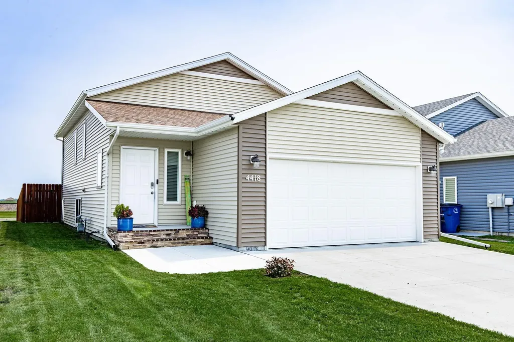 4418 19th Street S Moorhead MN 56560
