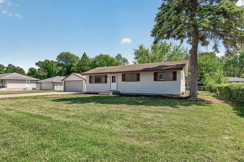 7817 67th Avenue N Brooklyn Park MN 55428