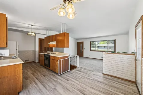 7817 67th Avenue N Brooklyn Park MN 55428
