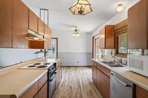 7817 67th Avenue N Brooklyn Park MN 55428