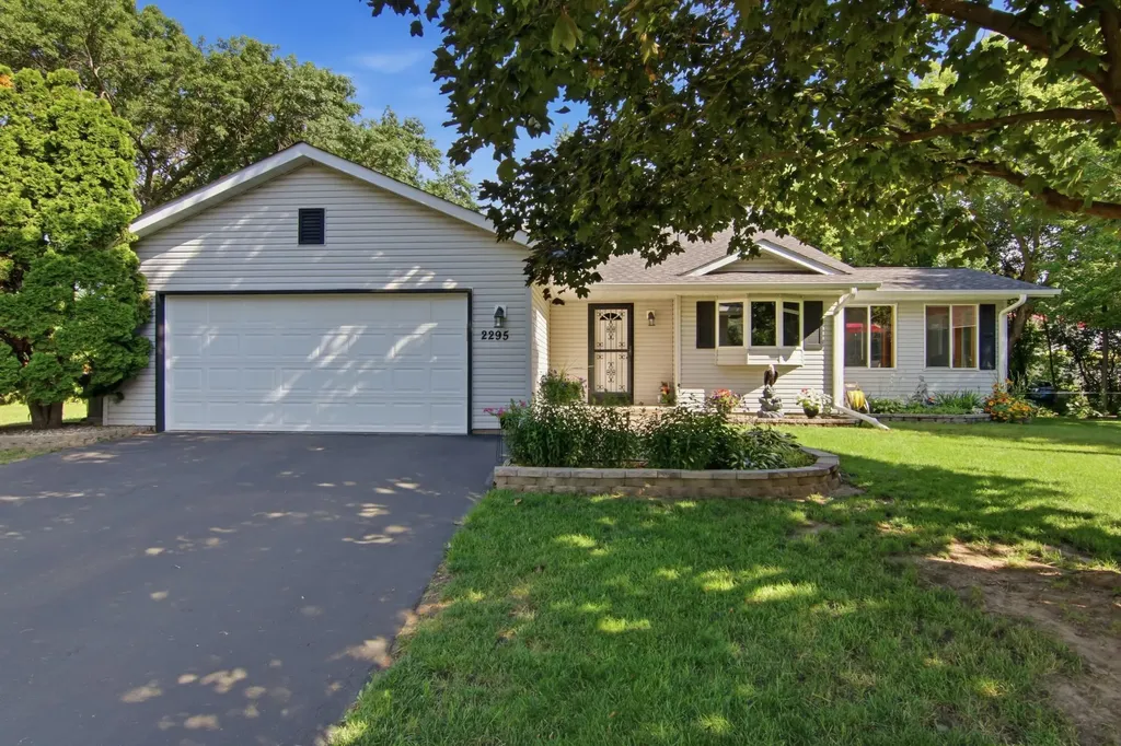 2295 Ariel Court N North Saint Paul MN 55109