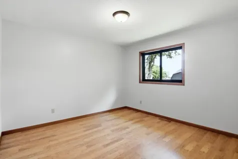 2295 Ariel Court N North Saint Paul MN 55109