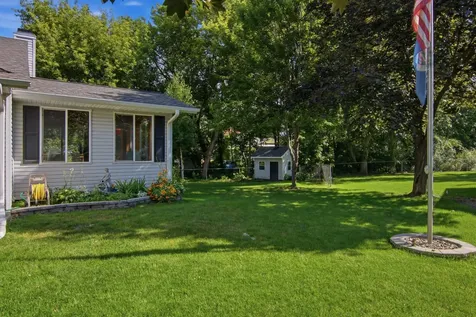 2295 Ariel Court N North Saint Paul MN 55109